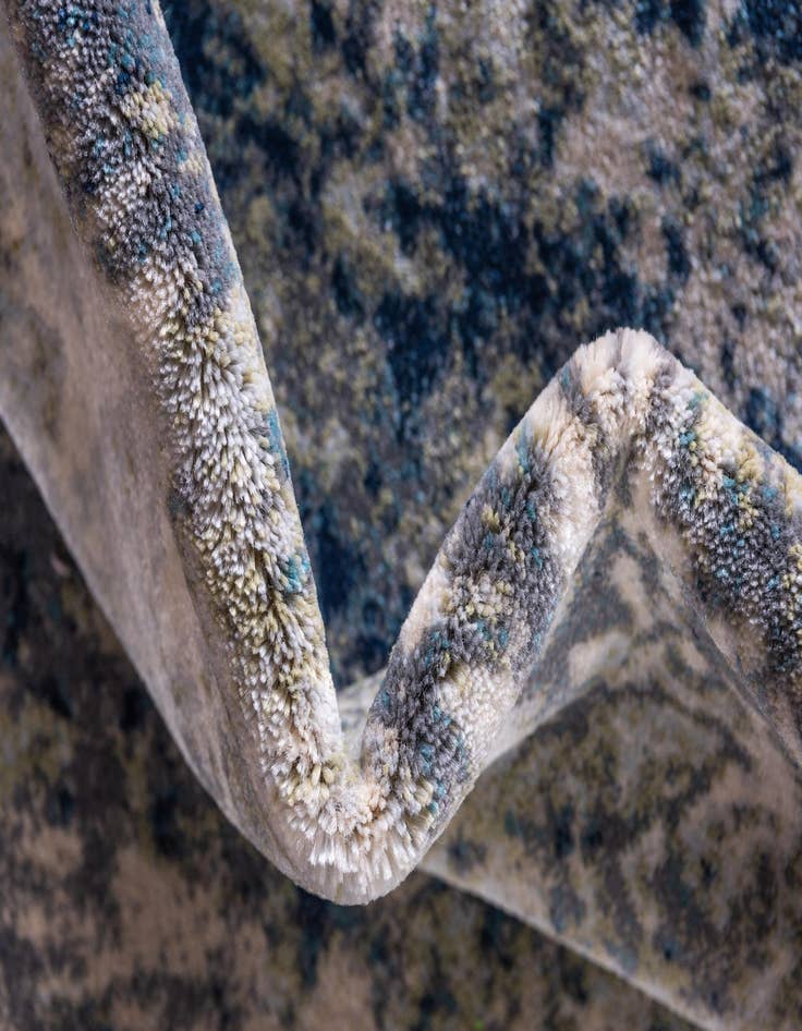 Detail image of 3' 3 x 3' 3 Gossamer Round Rug