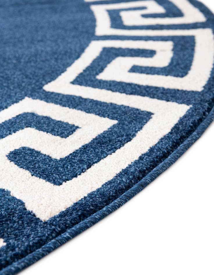 Detail image of 6' x 6' Greek Key Round Rug
