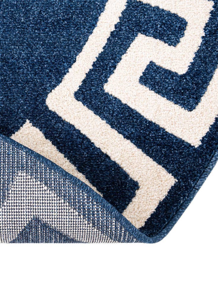 Detail image of 6' x 6' Greek Key Round Rug