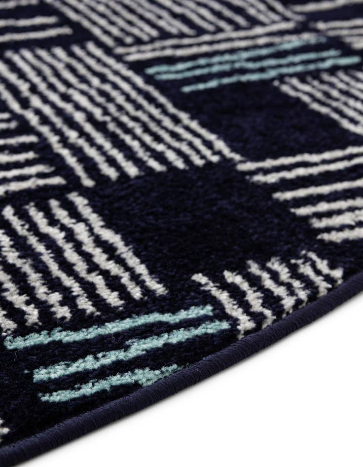 Detail image of 7' 10 x 7' 10 Hanahan Round Rug