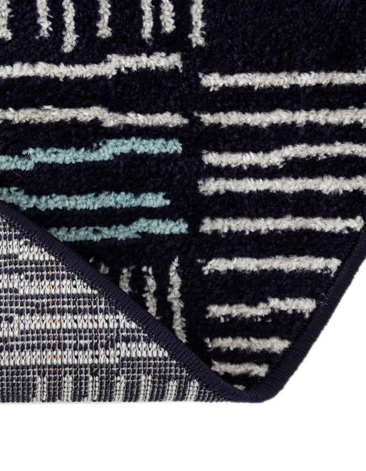 Detail image of 7' 10 x 7' 10 Hanahan Round Rug