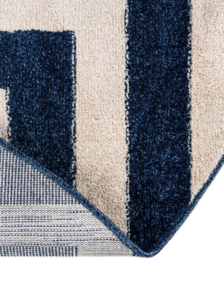 Detail image of 7' 10 x 7' 10 Hera Round Rug