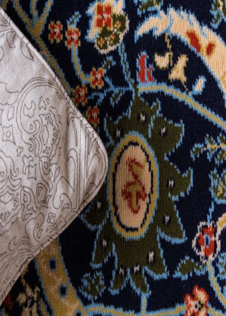 7' 10 x 7' 10 Isfahan Design Round Rug