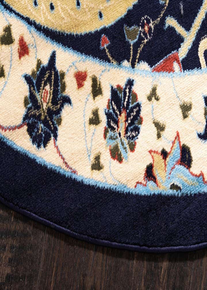 7' 10 x 7' 10 Isfahan Design Round Rug