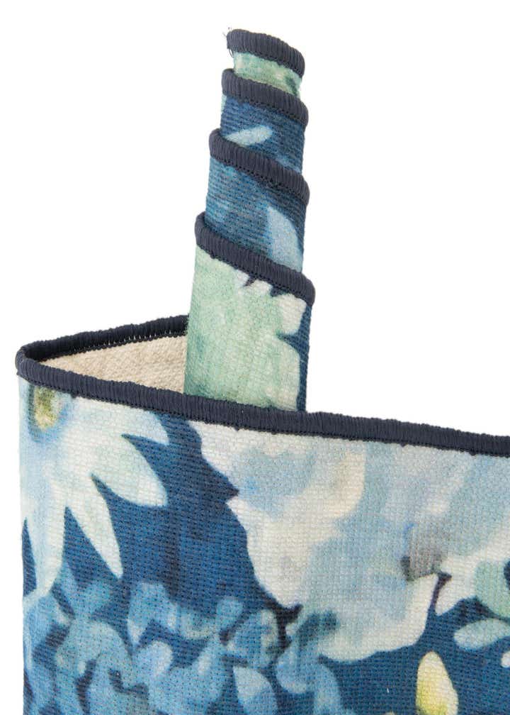 7' 10 x 7' 10 Easy-Clean Jill Zarin Caribbean Indoor / Outdoor Round Rug