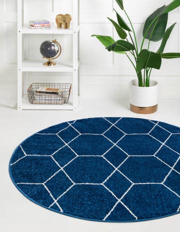 7' 10 x 7' 10 Lattice Frieze Round Rug