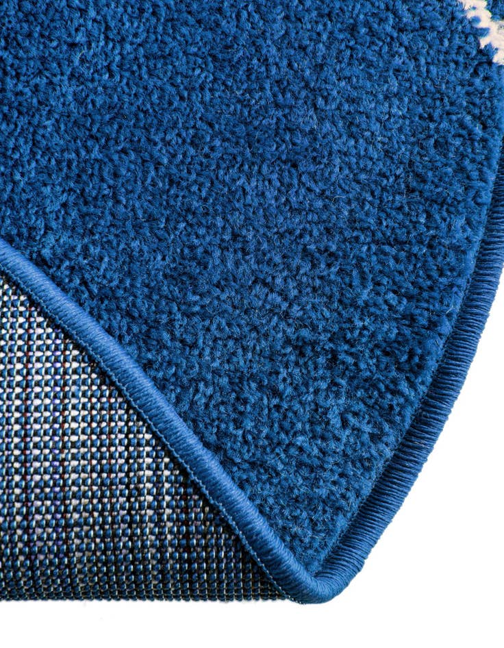 Detail image of 7' x 7' Lattice Frieze Round Rug