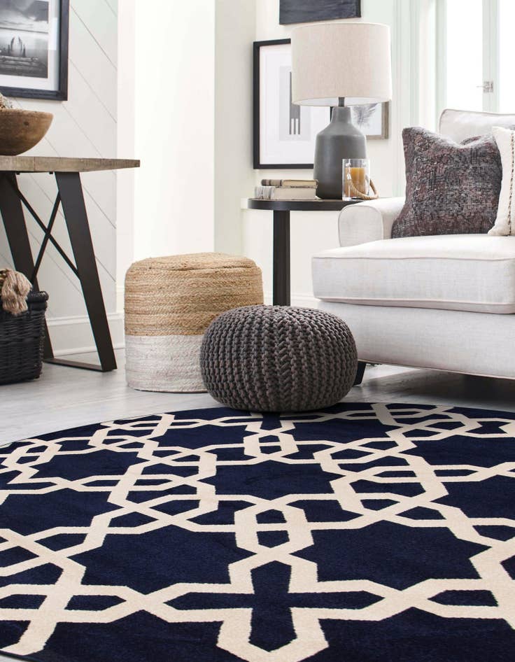 Detail image of 6' x 6' Lattice Round Rug