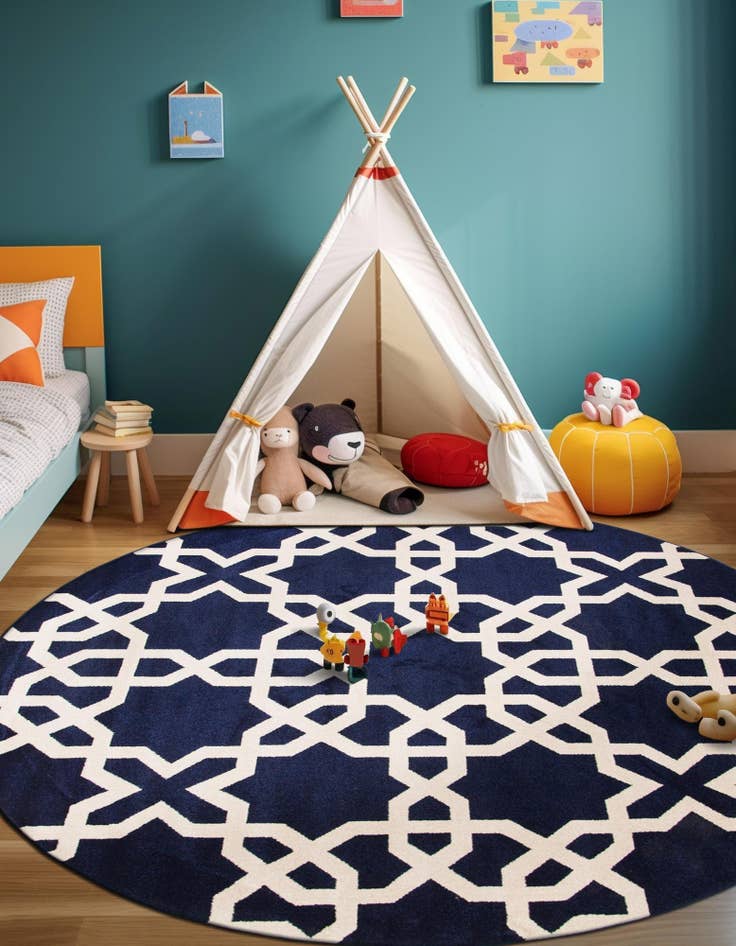 Detail image of 6' x 6' Lattice Round Rug