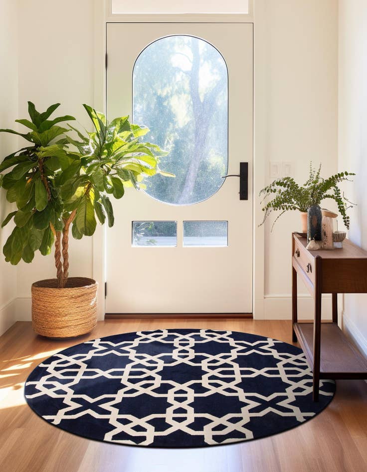 Detail image of 6' x 6' Lattice Round Rug