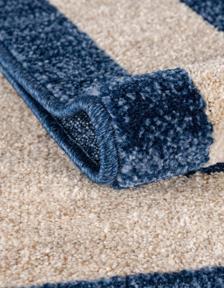 Detail image of 6' x 6' Loft Round Rug