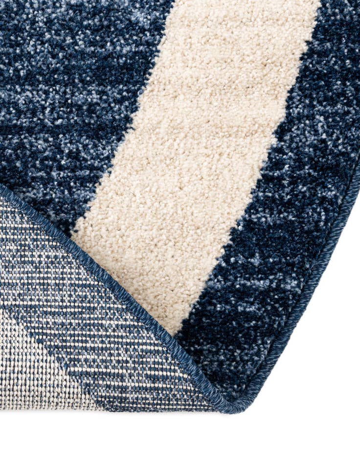 Detail image of 6' x 6' Loft Round Rug