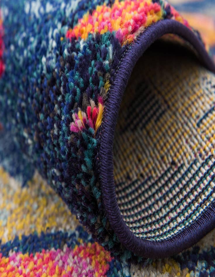 Detail image of 3' 3 x 3' 3 Washable Mesa Round Rug