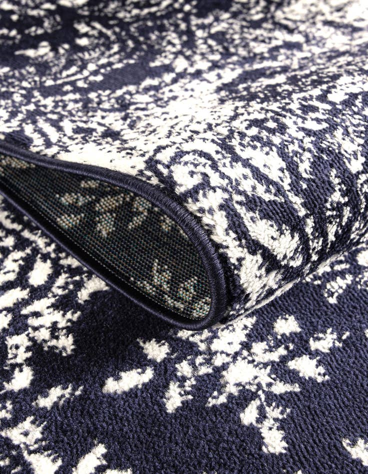 Detail image of 7' x 7' Monte Carlo Round Rug