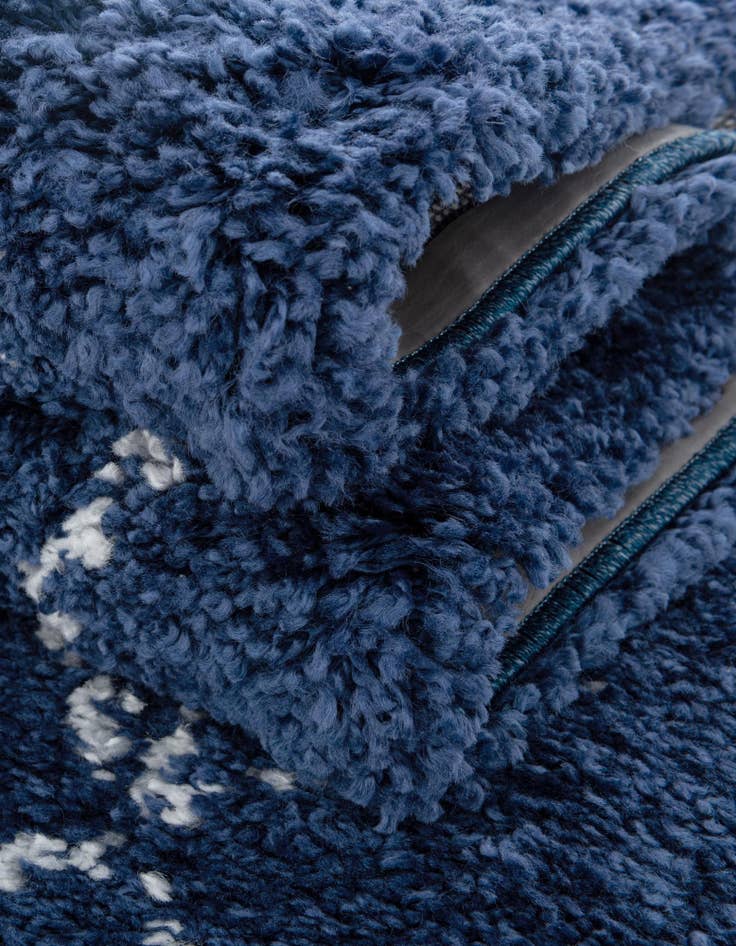 Detail image of 8' x 8' Moroccan Shag Round Rug