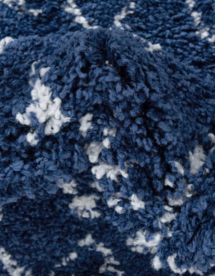 Detail image of 8' x 8' Moroccan Shag Round Rug