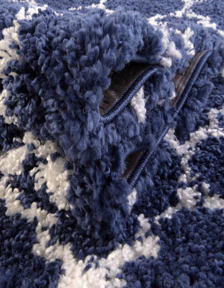 Detail image of 8' x 8' Moroccan Shag Round Rug