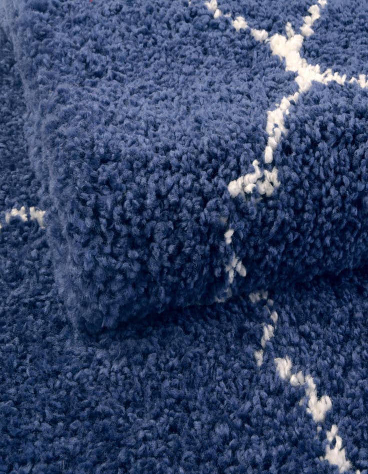 Detail image of 5' x 5' Moroccan Shag Round Rug