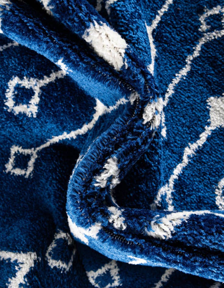 Detail image of 6' x 6' Moroccan Trellis Round Rug