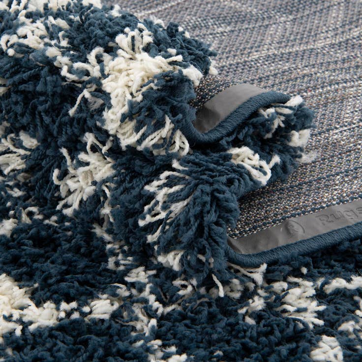 Detail image of 10' x 10' Moroccan Trellis Shag Round Rug