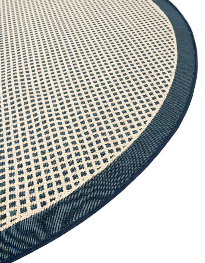 7' 10 x 7' 10 Easy-Clean Border Indoor / Outdoor Round Rug