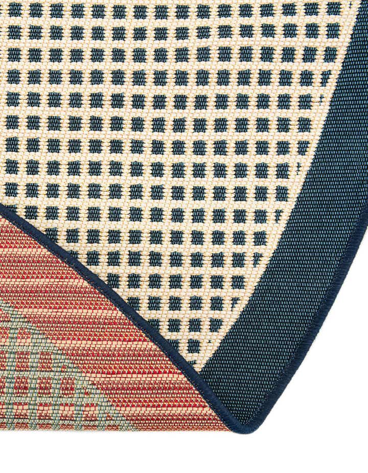 7' 10 x 7' 10 Easy-Clean Border Indoor / Outdoor Round Rug