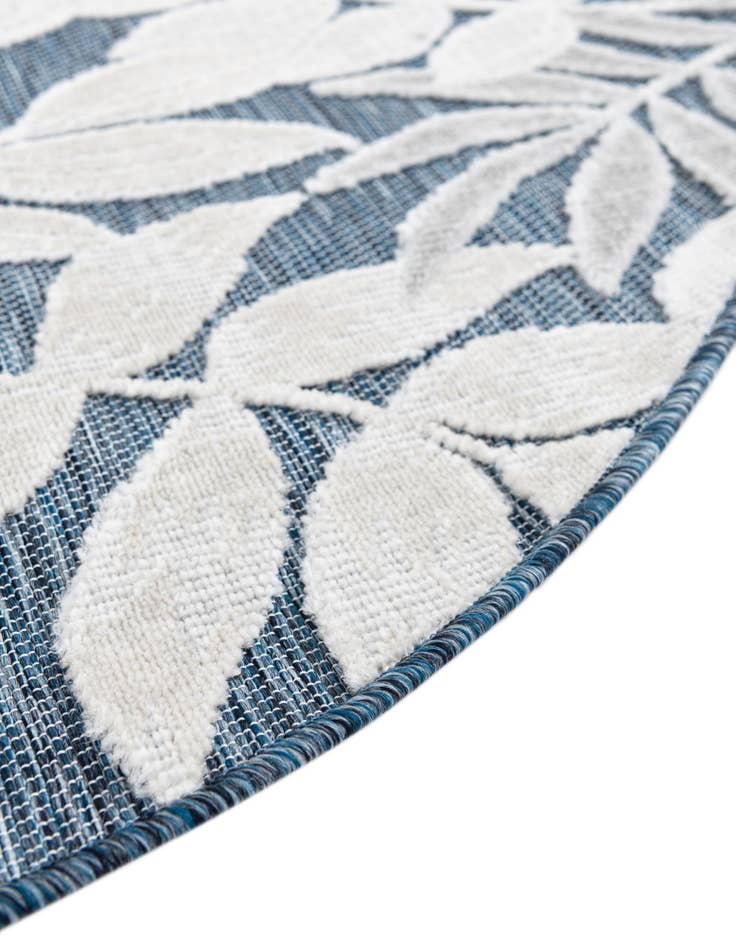 Detail image of 8' 2 x 8' 2 Easy-Clean Botanical Indoor / Outdoor Round Rug