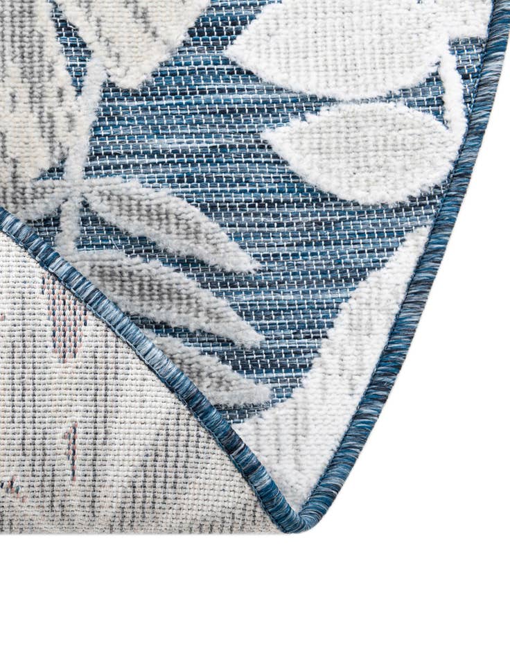 Detail image of 8' 2 x 8' 2 Easy-Clean Botanical Indoor / Outdoor Round Rug