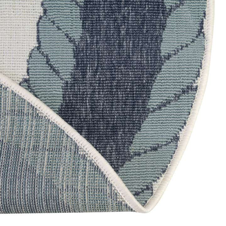 5' 3 x 5' 3 Easy-Clean Coastal Indoor / Outdoor Round Rug