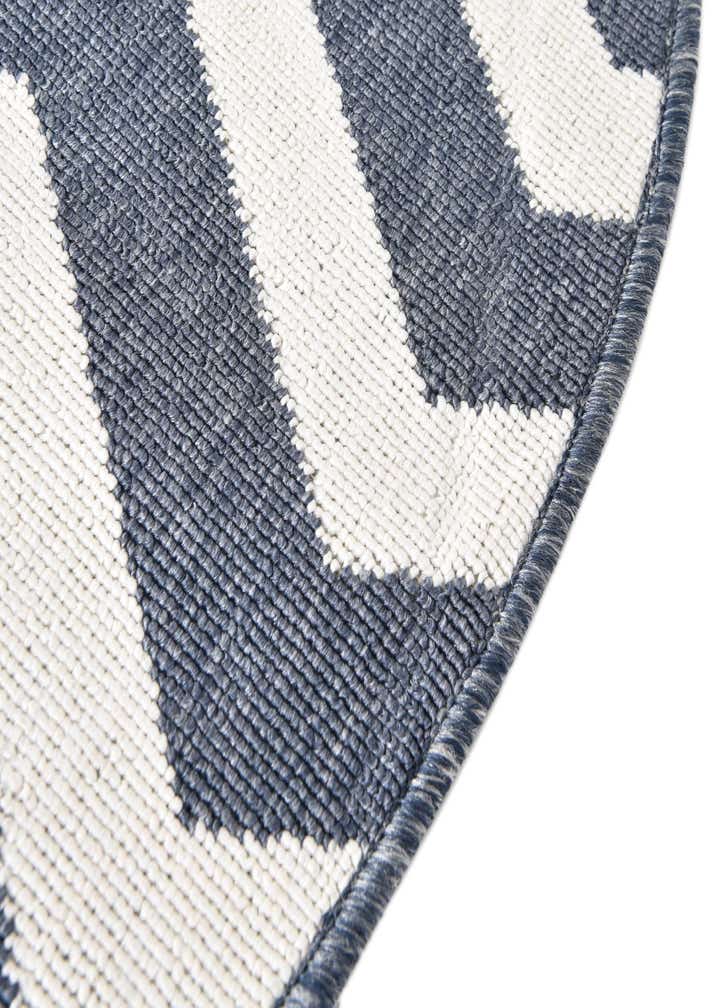 7' x 7' Easy-Clean Coastal Indoor / Outdoor Round Rug