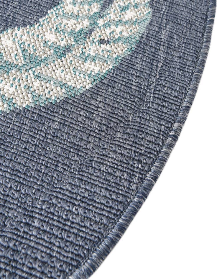 Detail image of 7' x 7' Easy-Clean Coastal Indoor / Outdoor Round Rug