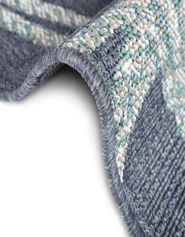 Detail image of 4' x 4' Easy-Clean Coastal Indoor / Outdoor Round Rug
