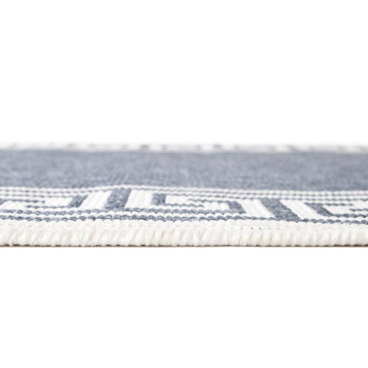 Detail image of 4' x 4' Easy-Clean Coastal Indoor / Outdoor Round Rug