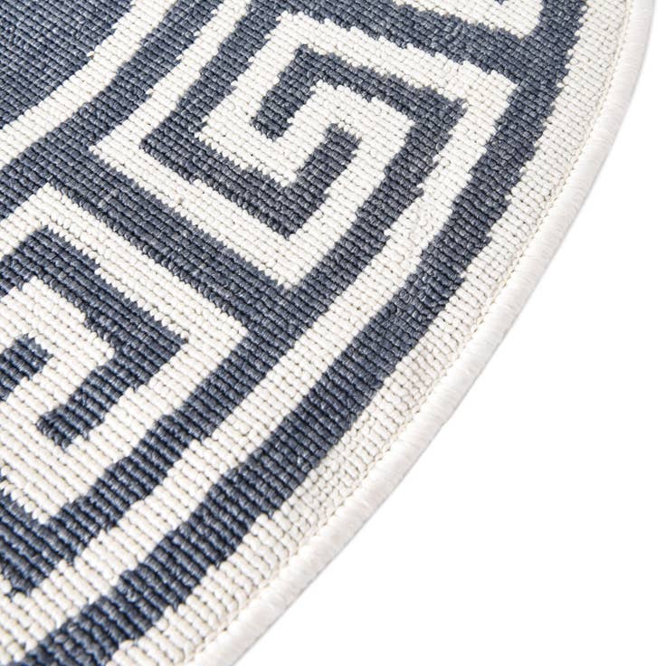Detail image of 4' x 4' Easy-Clean Coastal Indoor / Outdoor Round Rug