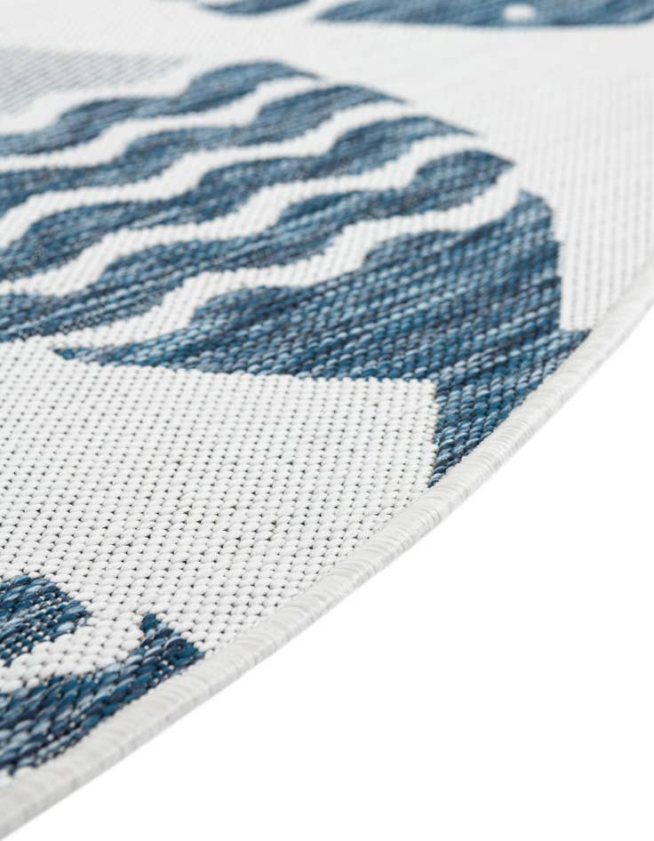 Detail image of 7' 10 x 7' 10 Easy-Clean Coastal Indoor / Outdoor Round Rug