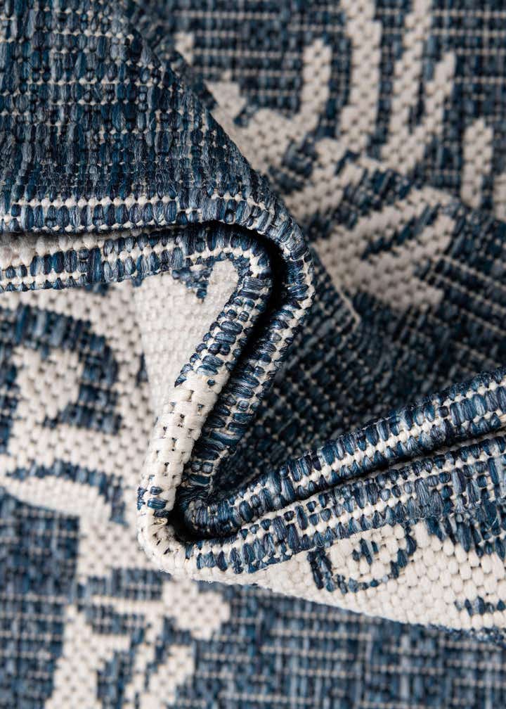 10' x 10' Easy-Clean Coastal Indoor / Outdoor Round Rug