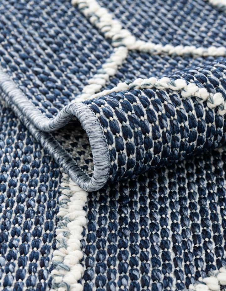 3' 1 x 3' 1 Easy-Clean Lattice Indoor / Outdoor Round Rug