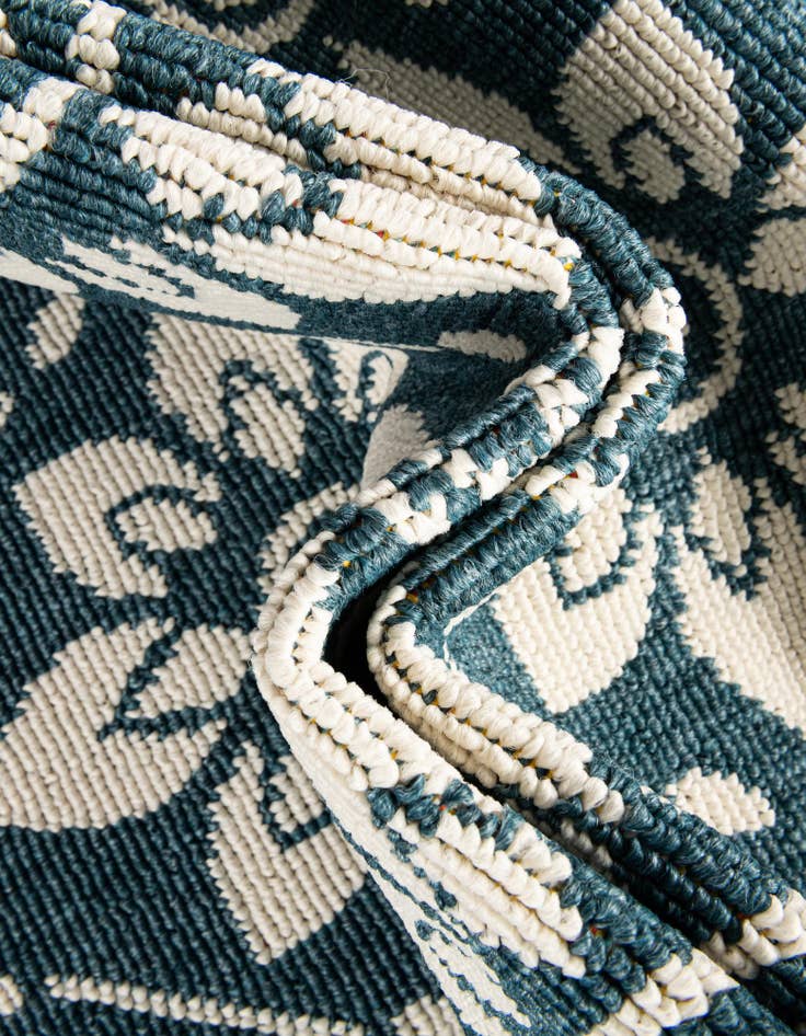 Detail image of 95cm x 95cm  Washable Lattice Indoor / Outdoor Round Rug