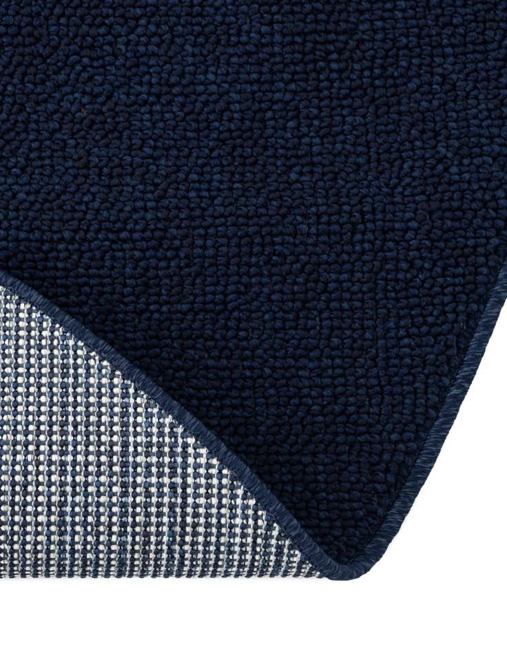 Detail image of 3' 1 x 3' 1 Easy-Clean Solid Indoor / Outdoor Round Rug