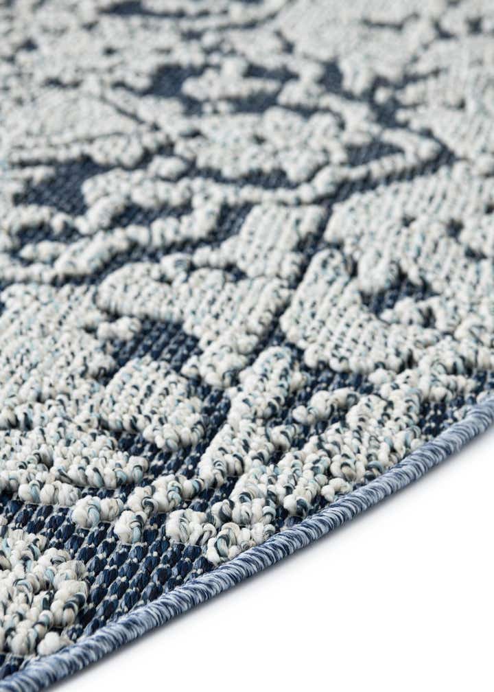 3' 1 x 3' 1 Easy-Clean Traditional Indoor / Outdoor Round Rug