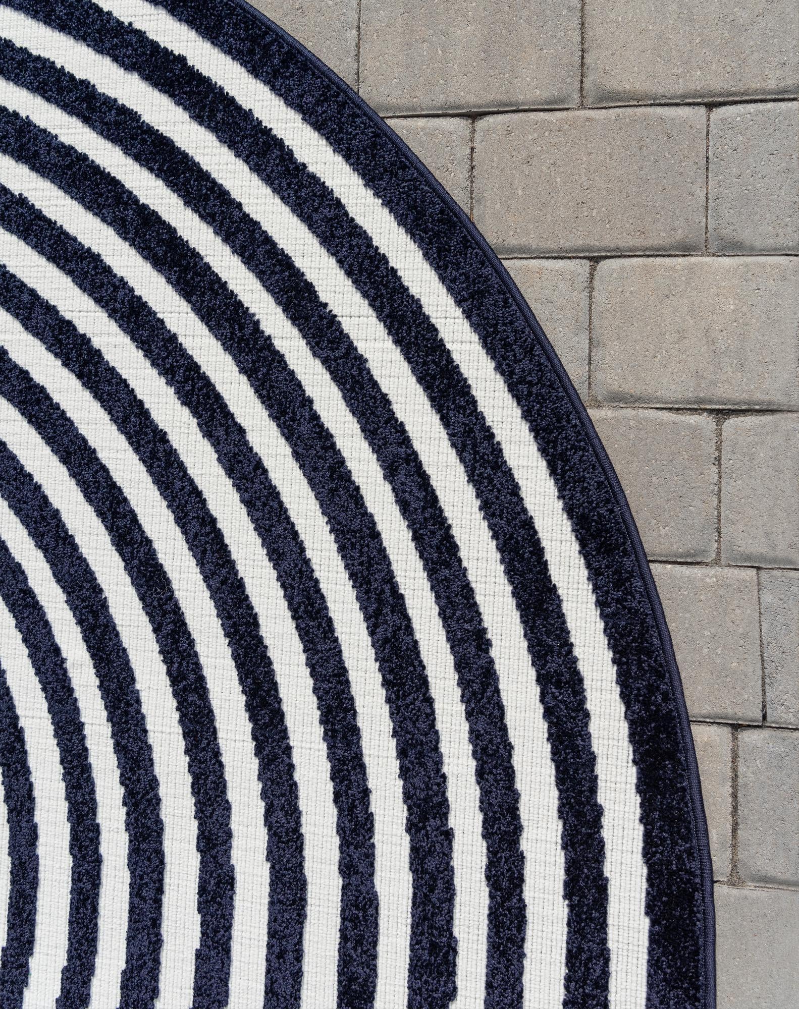8' x 8' Easy-Clean Sabrina Soto Prescott Indoor / Outdoor Round Rug