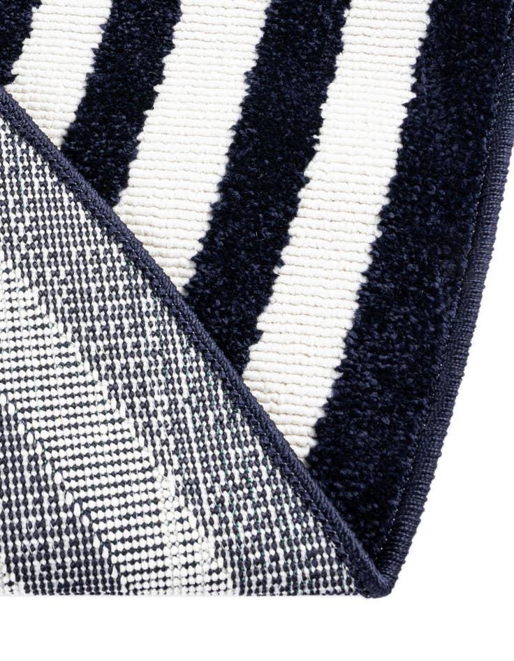 Detail image of 8' x 8' Easy-Clean Sabrina Soto Prescott Indoor / Outdoor Round Rug