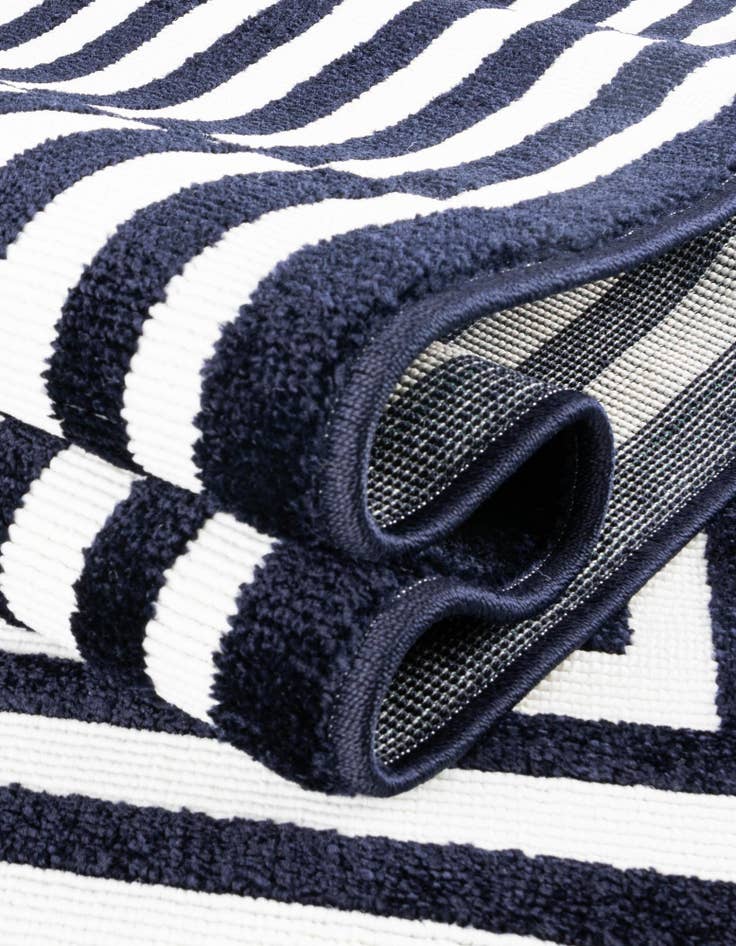 Detail image of 8' x 8' Easy-Clean Sabrina Soto Prescott Indoor / Outdoor Round Rug