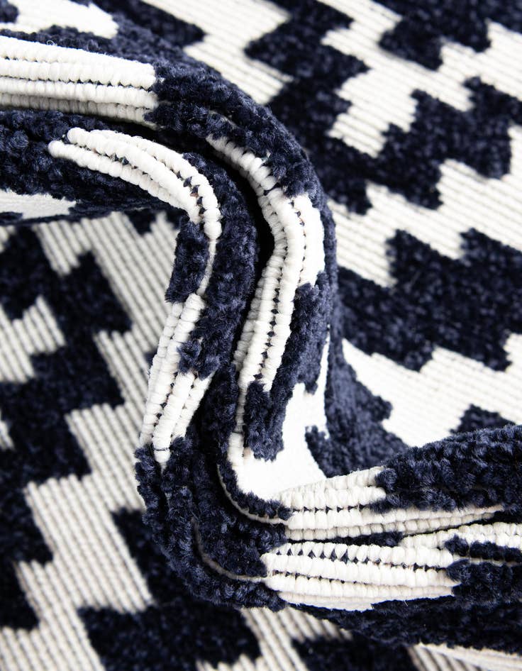 Detail image of 5' x 5'  Washable Sabrina Soto Indoor / Outdoor Round Rug