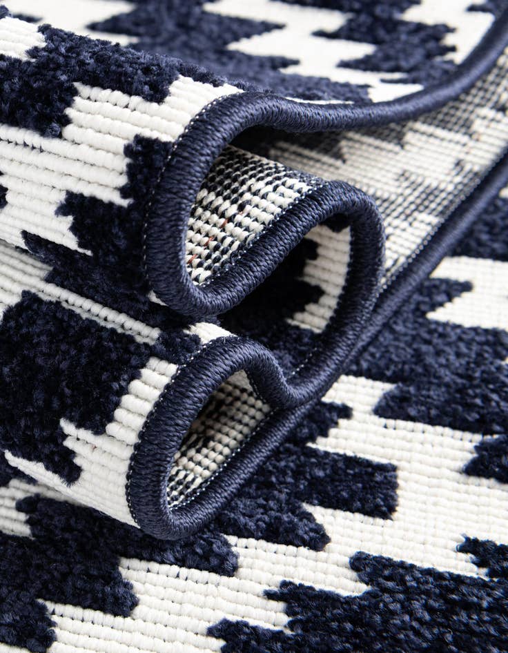 Detail image of 5' x 5'  Washable Sabrina Soto Indoor / Outdoor Round Rug