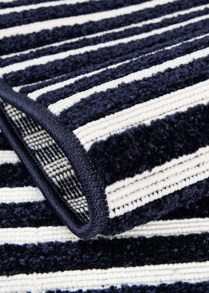 3' x 3' Easy-Clean Sabrina Soto Indoor / Outdoor Round Rug