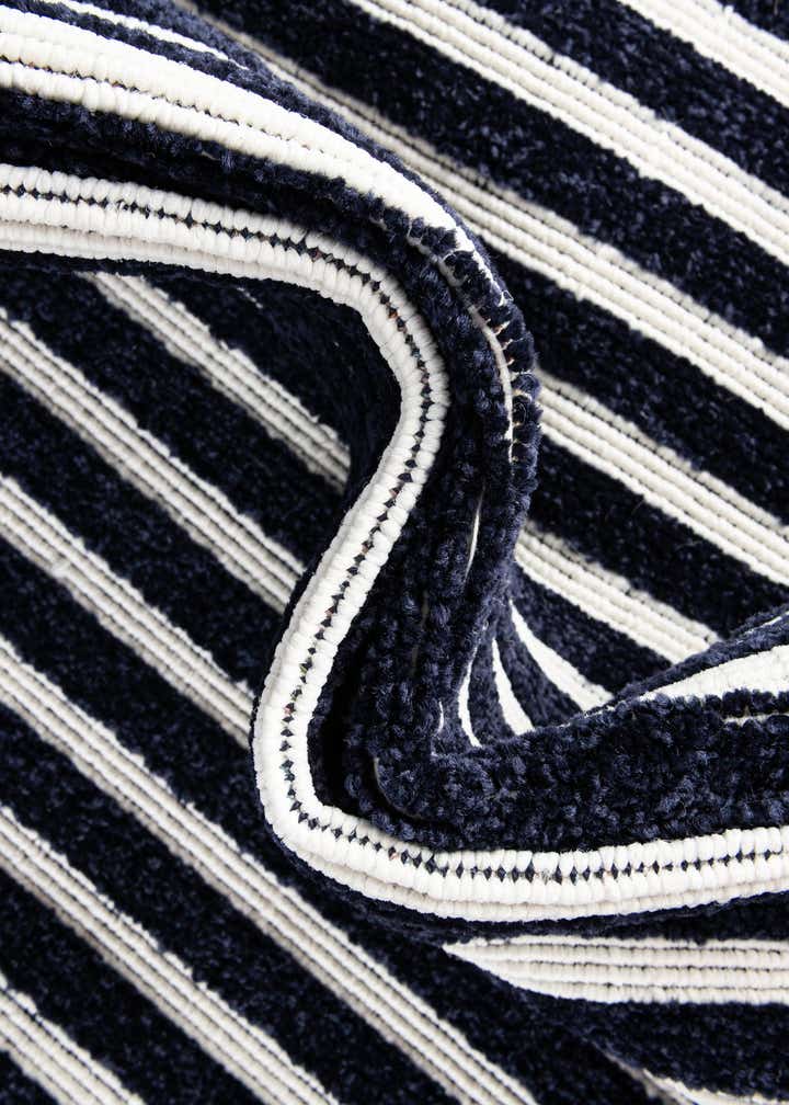 3' x 3' Easy-Clean Sabrina Soto Indoor / Outdoor Round Rug