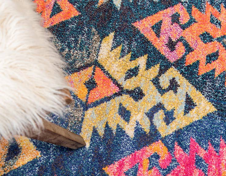 Detail image of 8' x 8' Washable Santa Fe Round Rug