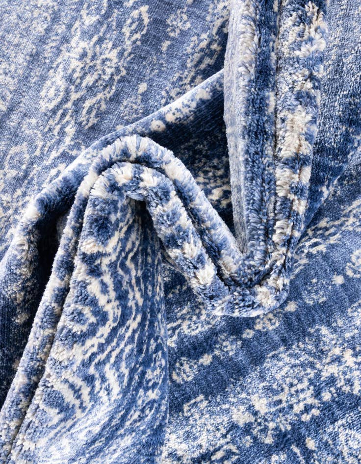 Detail image of 8' x 8' Solaris Round Rug