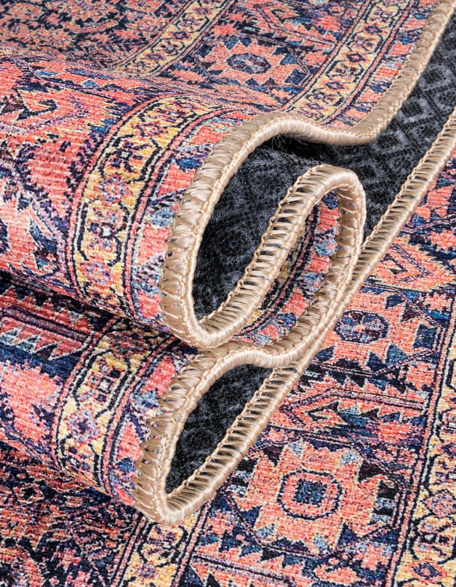 7' 7 x 7' 7 Washable Timeless Round Rug